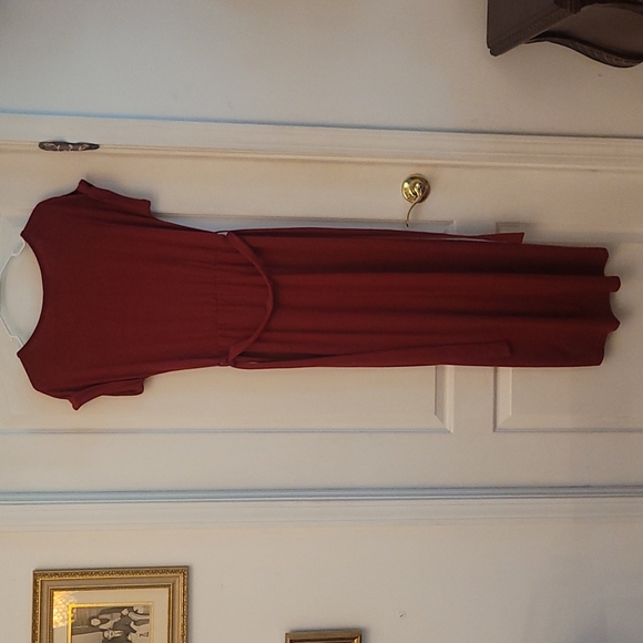 EUC YIDARTON Dark Red Short Sleeve Faux Wrap Dress - Picture 8 of 14